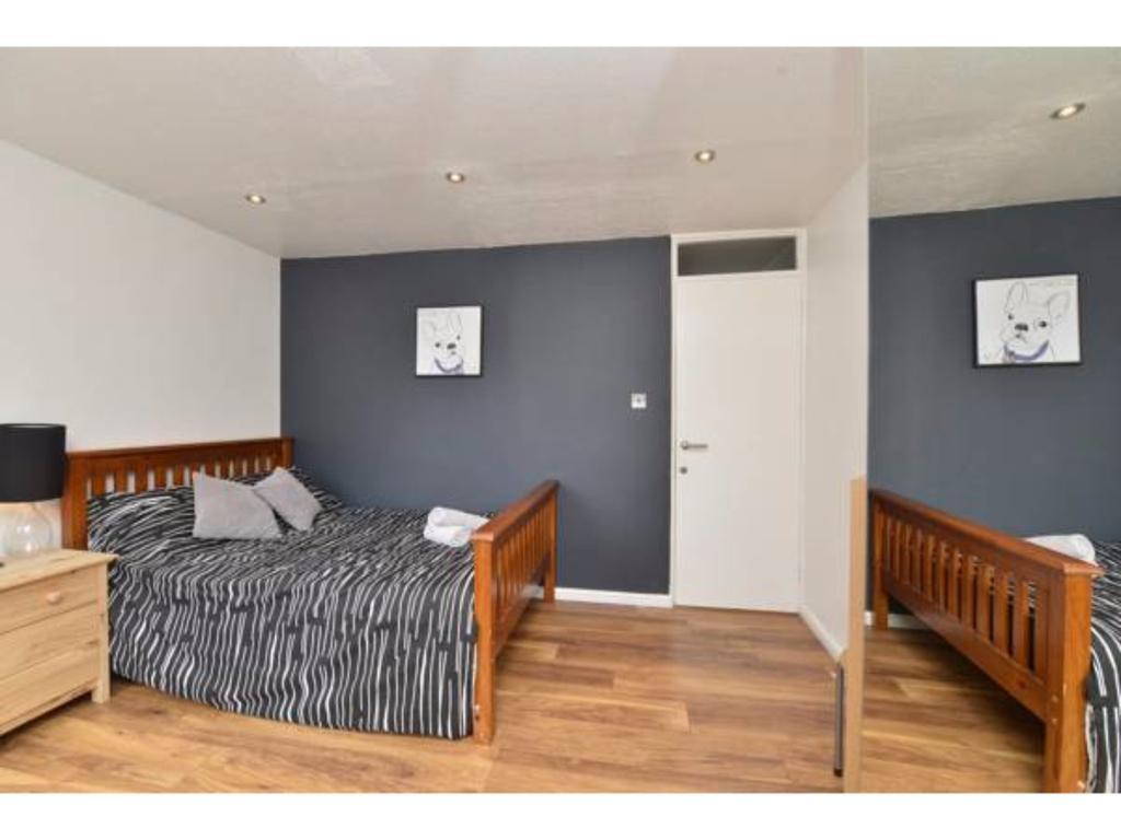 1 Double-Bed Kennington-Sk Apartment Londra Exterior foto