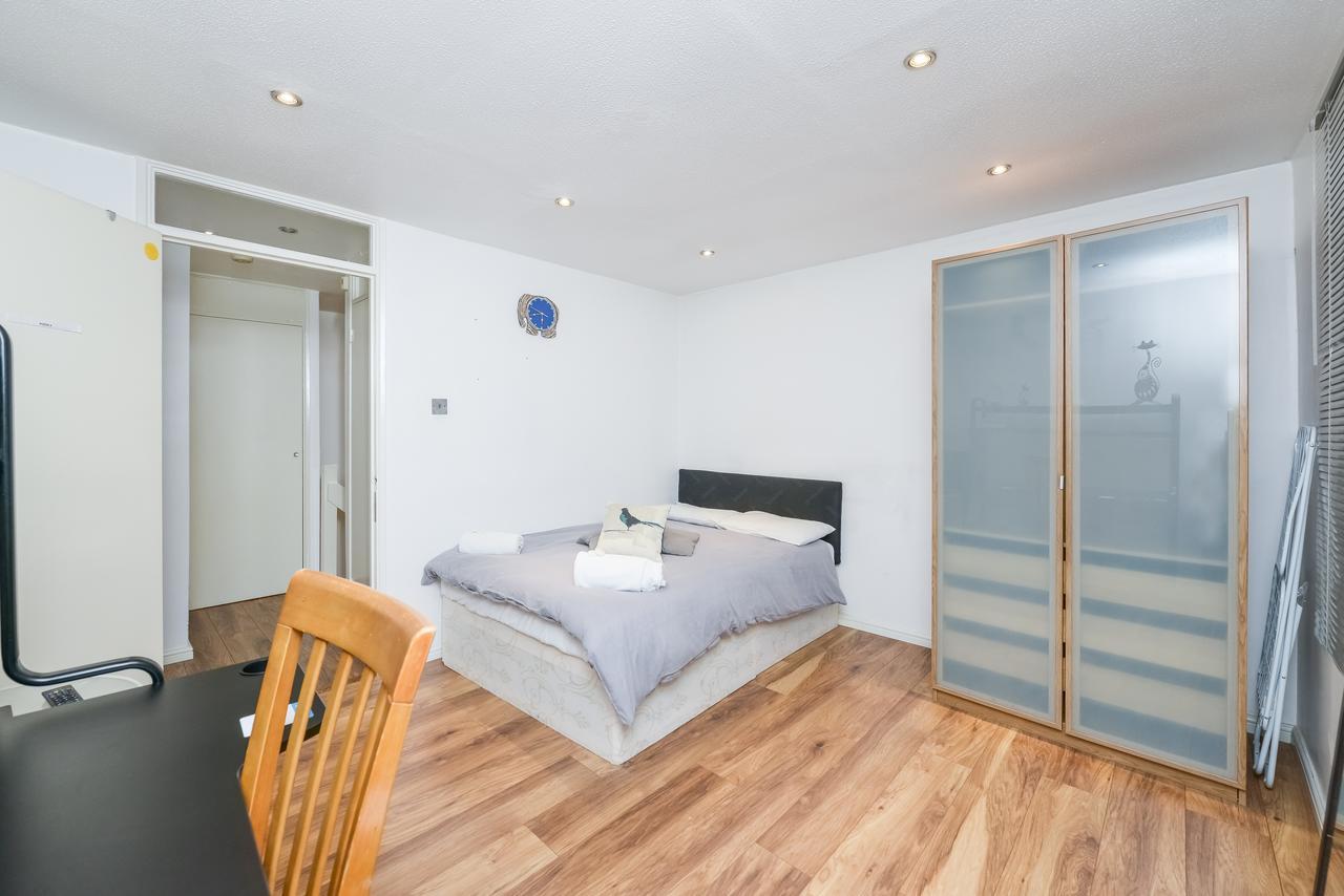 1 Double-Bed Kennington-Sk Apartment Londra Exterior foto